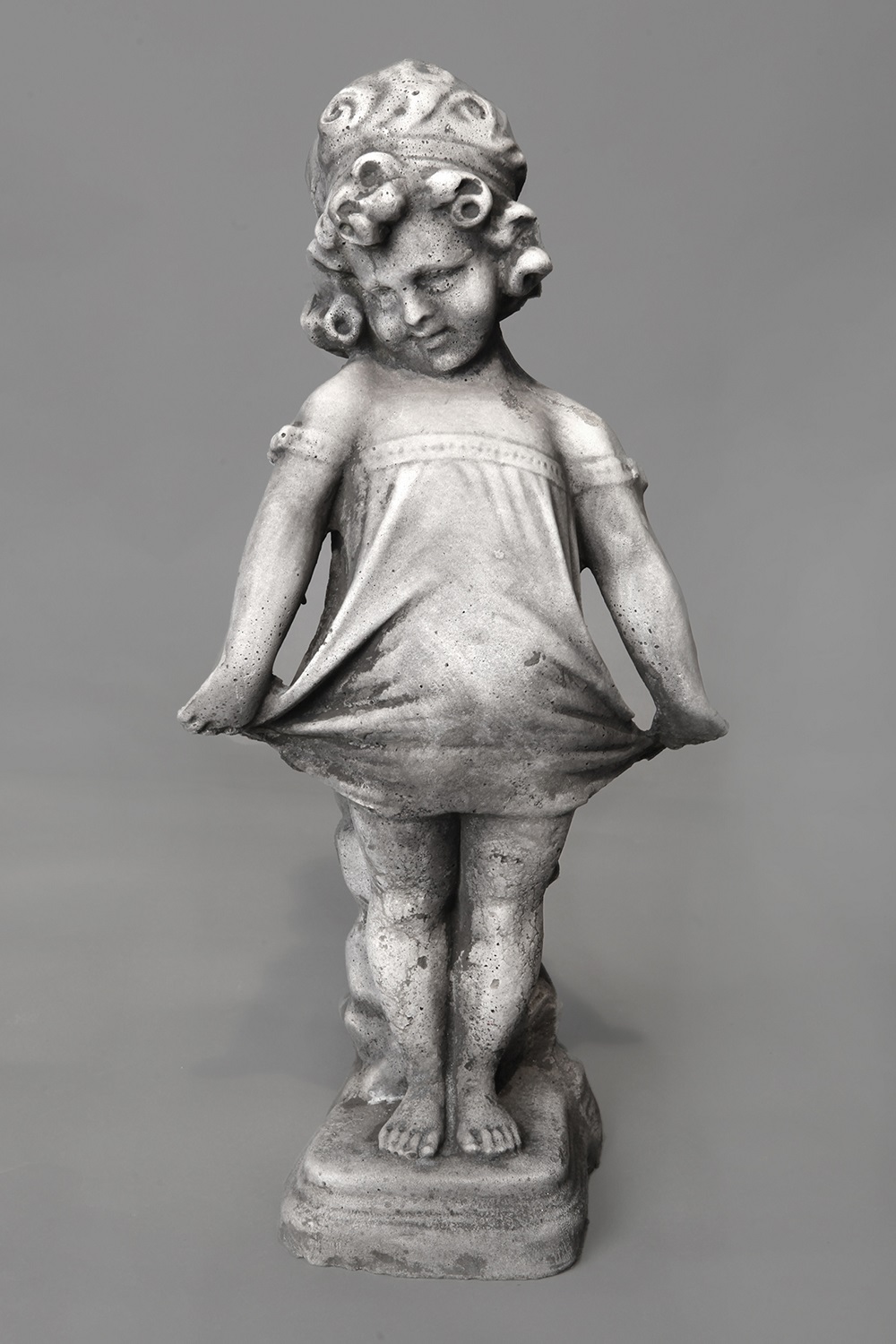 Mauve Afbreken Ademen Tuinbeeld Meisje Rokje Beton - Roma Tuinbeelden